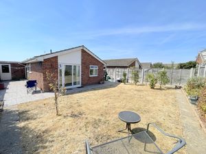 Pyefleet Close- click for photo gallery